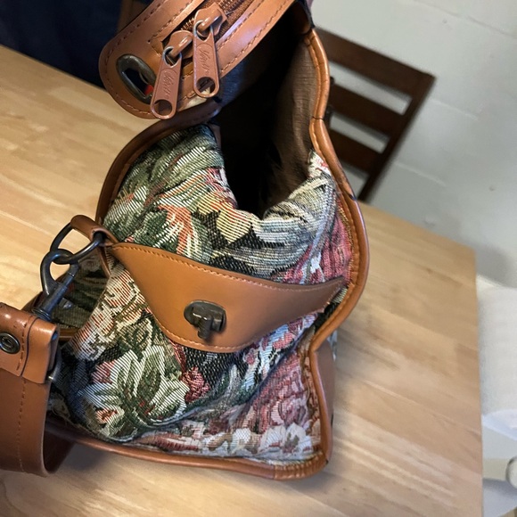 ‼️CLEANOUT SALE‼️Vintage Floral Duffle Bag - Picture 3 of 6